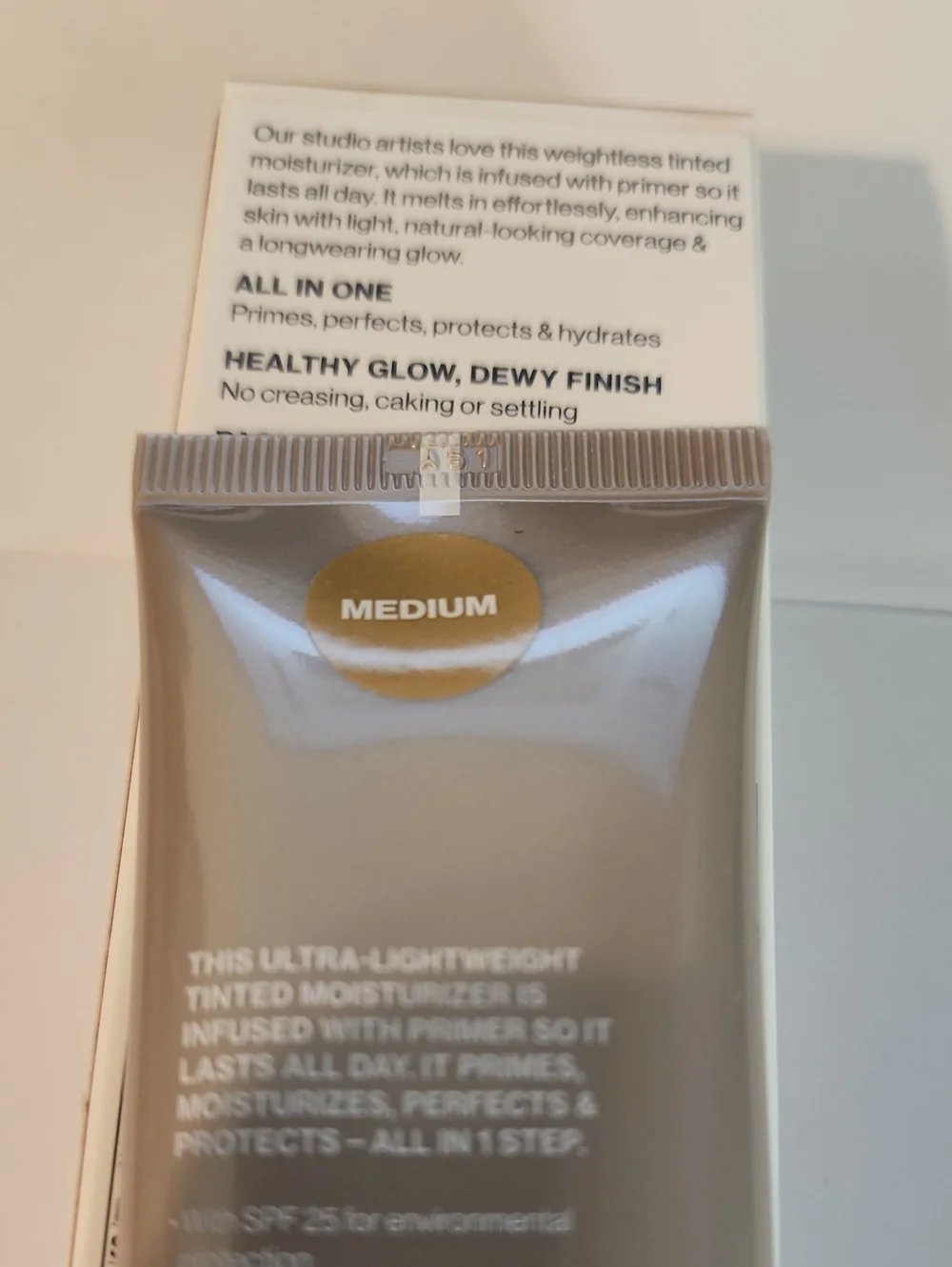 Smashbox Halo Healthy Glow All-In-One Tinted Moisturizer Medium SPF 25 w…
